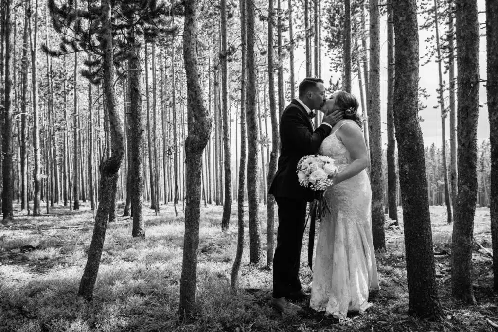90Jeffsiobhanⓒcharlesmollphotography Charles Moll Photography Bozeman Wedding Photographers