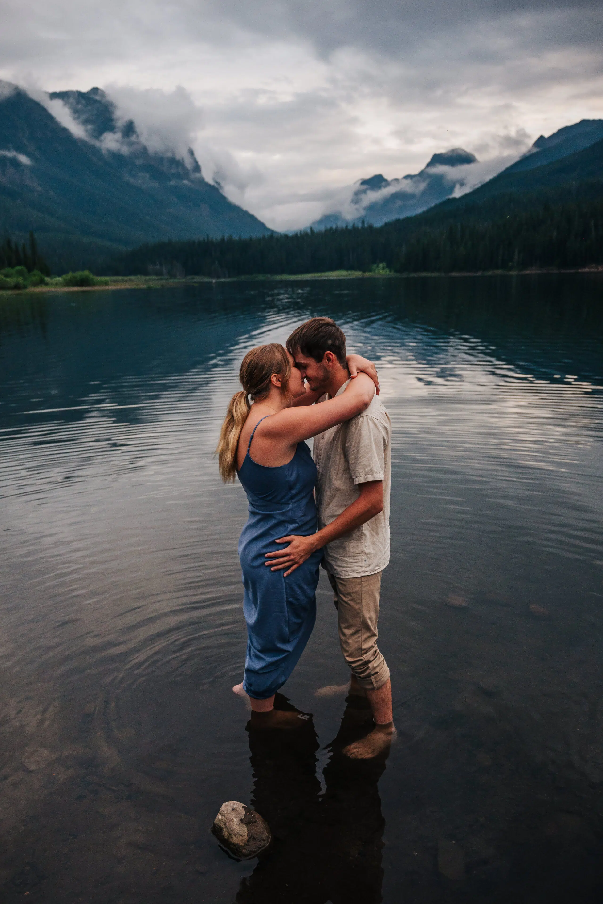 Couple Kissing In Water By Bozeman Wedding Photographer Charles Moll