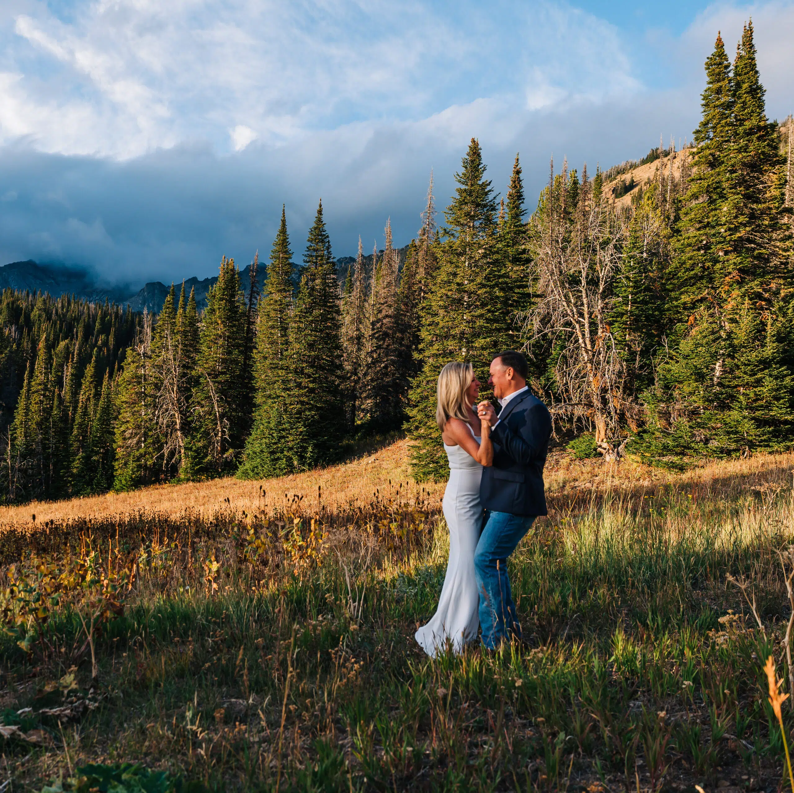 Photo At Golden Hour In Big Sky Of Couple Dancing Photo By Montana Wedding Photographer Charles Moll